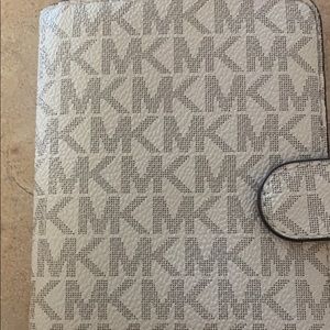 Michael kors card holder